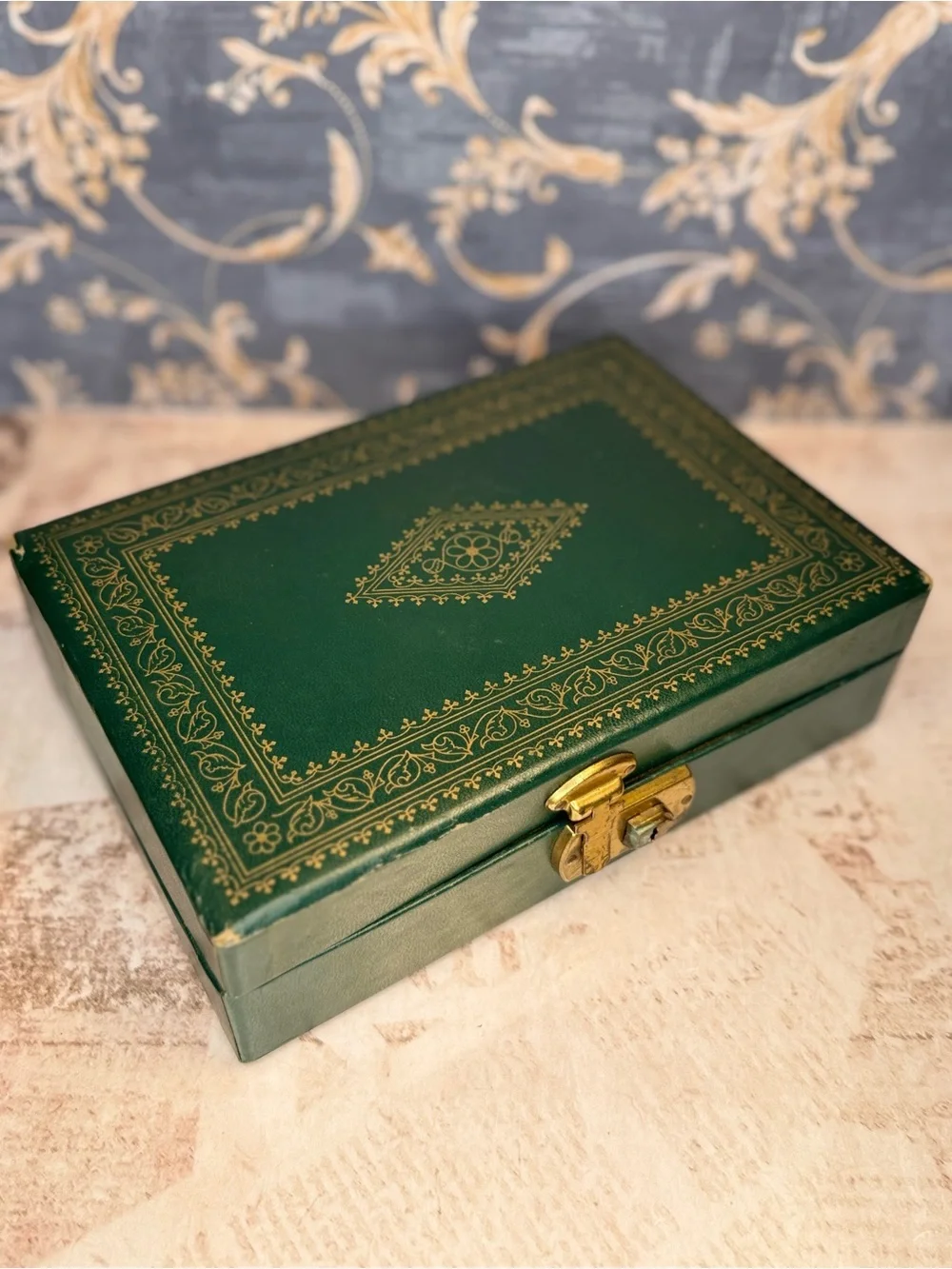 Vintage Green Faux Leather Jewelry Box Brass Lock Ring Tray Vanity Case